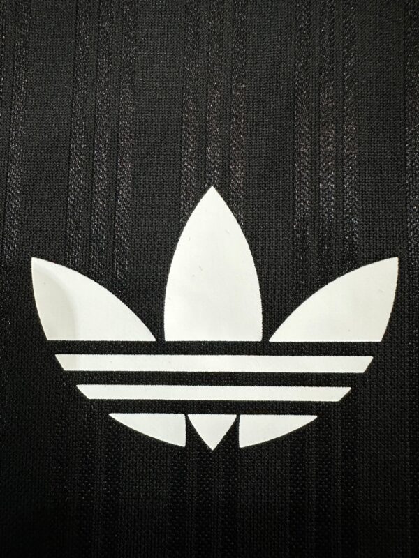 25 26 Adidas Clover Black - Image 4